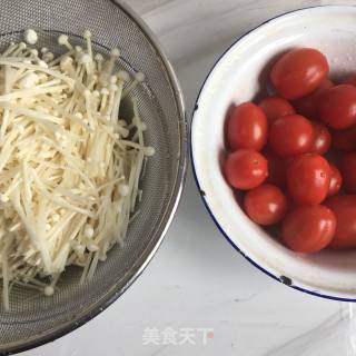 Braised Enoki Mushrooms with Cherry Tomatoes recipe