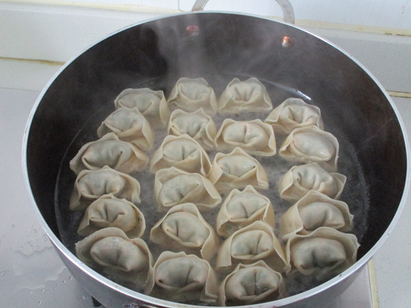 Dry Fried Shepherd's Purse and Bamboo Shoot Meat Wonton recipe