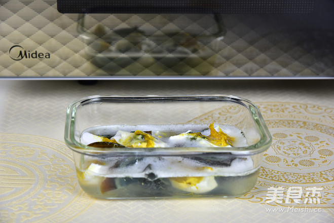 Three-color Eggs (microwave Version) recipe