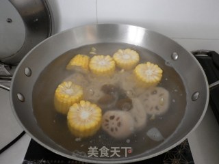 A Home-cooked Soup to Relieve Stress-----stewed Pork Ribs with Lotus Root recipe