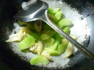 Stir-fried Lettuce with Cherry Tomatoes recipe