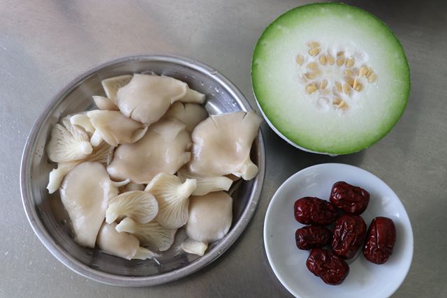 Mushroom and Winter Melon Soup recipe