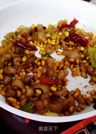 Stir-fried Pork Rind with Soybeans recipe