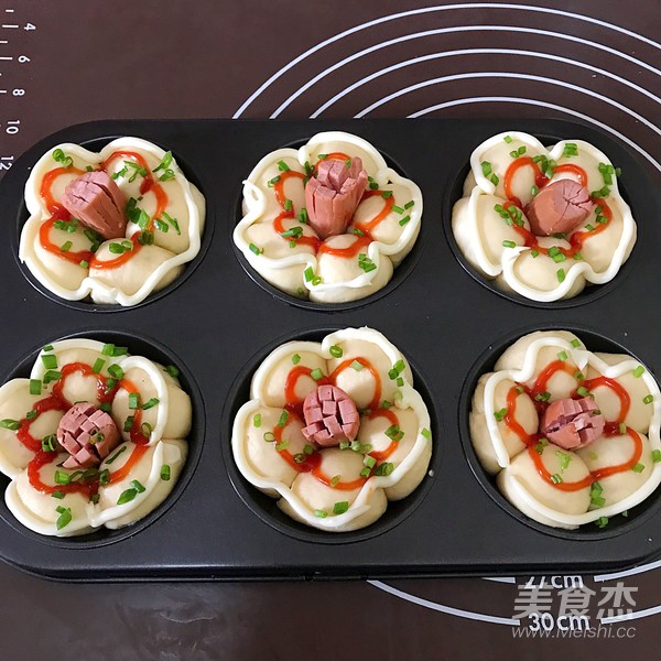 Flower Intestine Small Meal Buns recipe