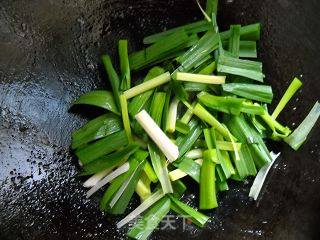 Pleurotus Eryngii with Garlic Sprouts recipe