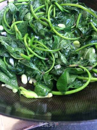 Stir-fried Sweet Potato Leaves recipe