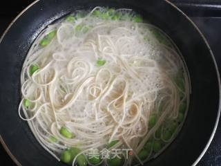 Rice Noodles with Scallions and Chives recipe