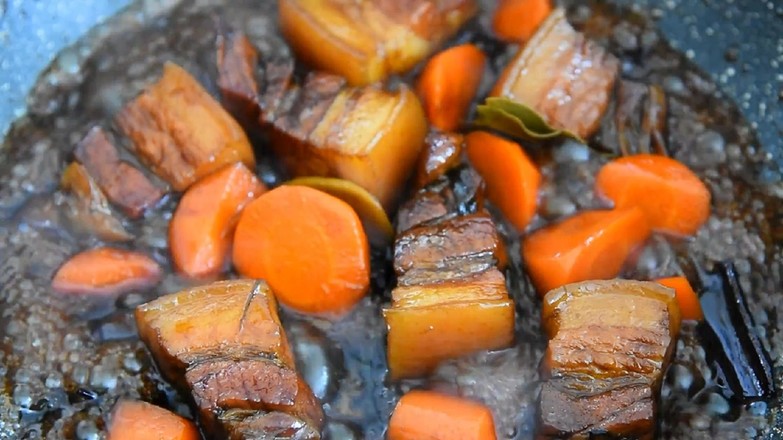 Braised Pork with Carrots recipe