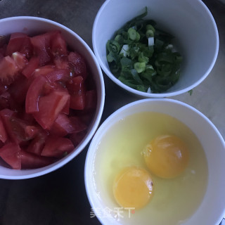 Sliced Noodles with Tomato Sauce and Egg recipe