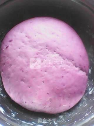 Purple Sweet Potato and Leek Minced Buns recipe