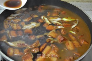 Shanghai Local Braised Pork recipe