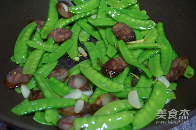 Stir-fried Lentils with Sausage recipe