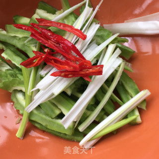 Stir-fried Octopus Leg with Bitter Gourd recipe