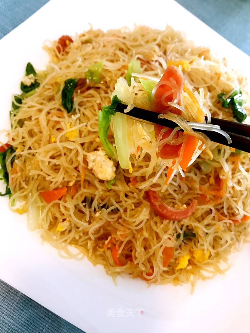 Fried Rice Noodles with Egg recipe