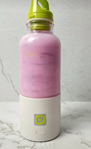 Banana Dragon Fruit Milkshake recipe