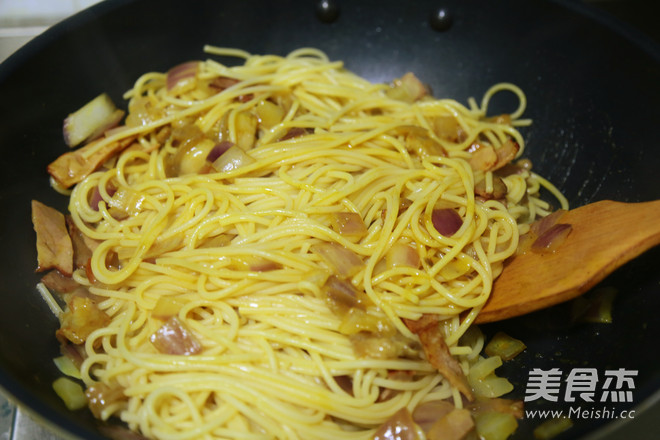 Curry Bacon Pasta recipe