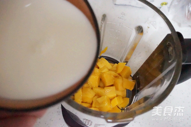 Mango Milkshake recipe