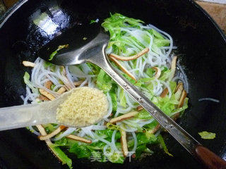 Stir-fried Bee Hoon with Beef Cabbage recipe