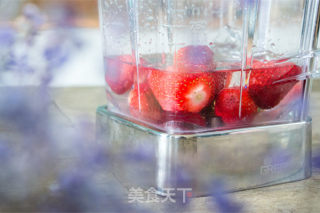 Strawberry Juice that You Can't Refuse recipe