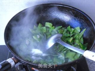 Stir-fried Double Beans with Green Peppers recipe