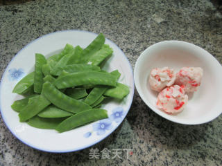 Fried Snow Peas with Shrimp Balls recipe