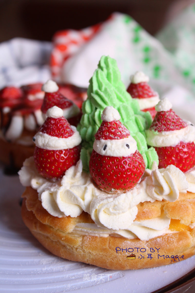 Merry Christmas Puffs, Eat Santa Claus in Your Mouth recipe