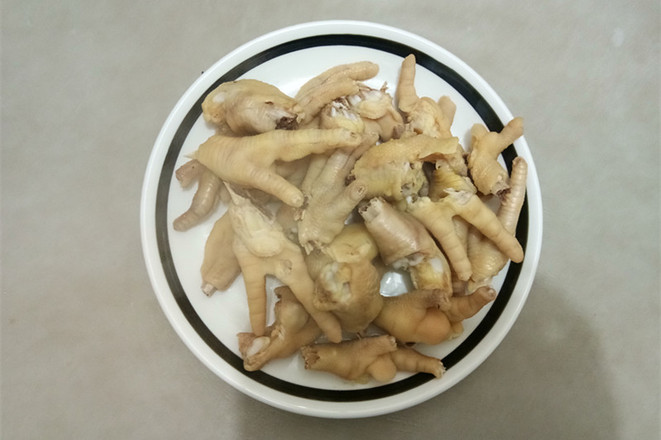 Braised Chicken Feet with Quail Eggs recipe