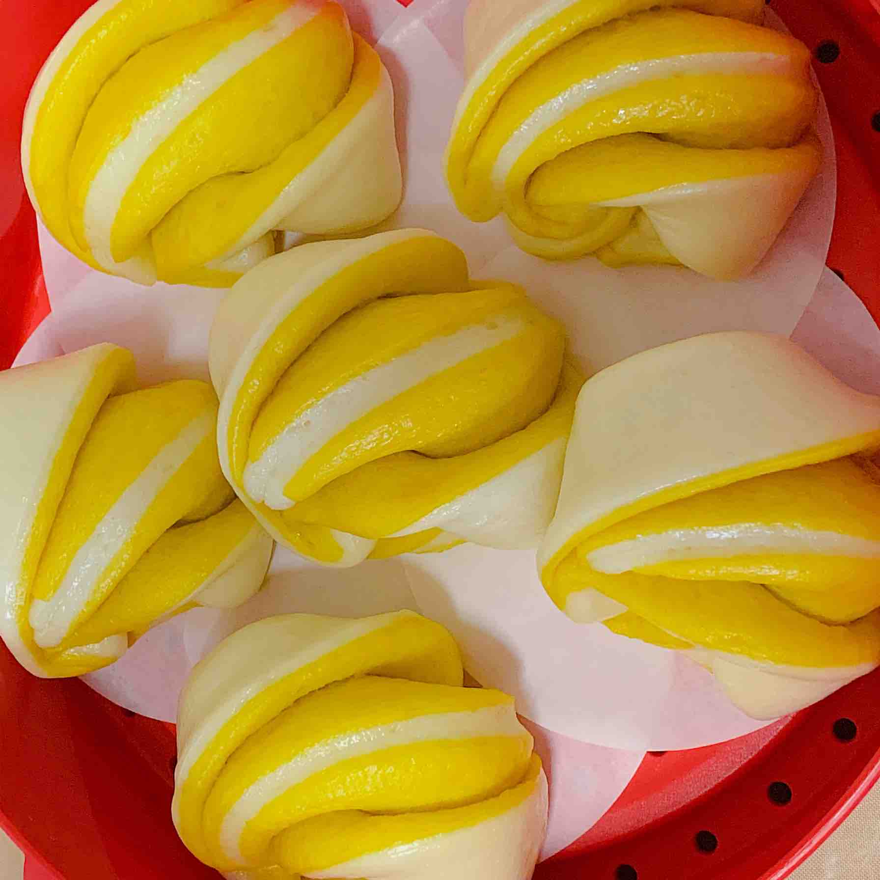 Pumpkin Cream Two-color Florets Roll (with The Whole Process of Noodles, Suitable for recipe