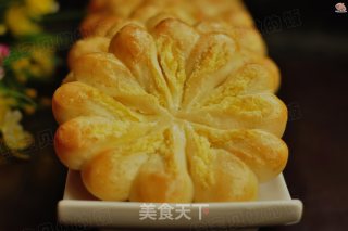 Coconut Chrysanthemum Bread recipe