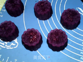 Taoshan Purple Sweet Potato Milk Cherry Mooncake recipe