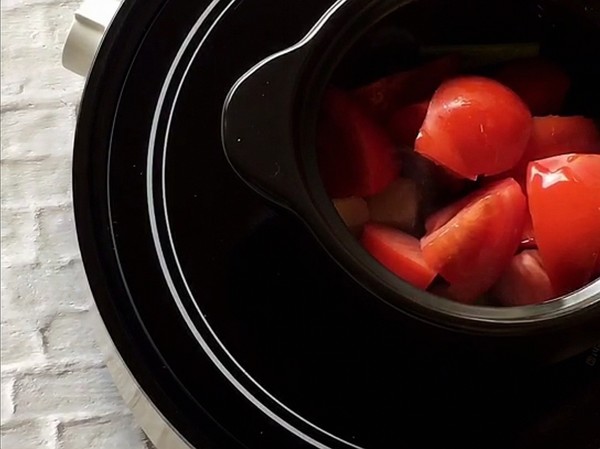 Tofu with Tomato and Enoki Mushroom recipe