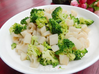 Broccoli with Lotus Root recipe