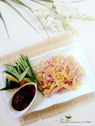Colorful Fruit Fried Noodles with Hoisin Sauce recipe
