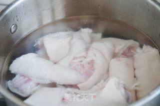 Fortune Pork Knuckles——a Big Dish that Must be Eaten at The Banquet of The New Year's Eve recipe