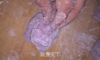 Purple Shoe-shaped Steamed Dumplings recipe