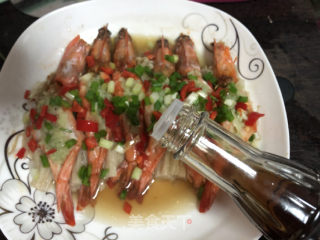 Steamed Shrimp with Enoki Mushroom and Garlic recipe