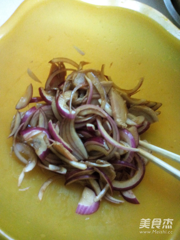 Bitter Sausage Mixed with Onions recipe