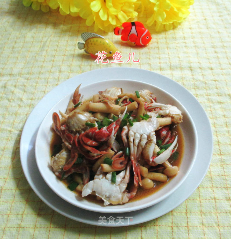 Stir-fried Crab with Mushroom and Seafood recipe