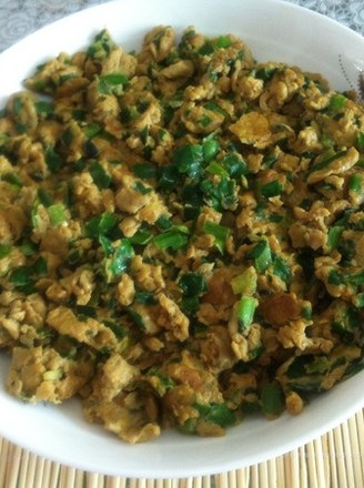 Scrambled Eggs with Minced Chives