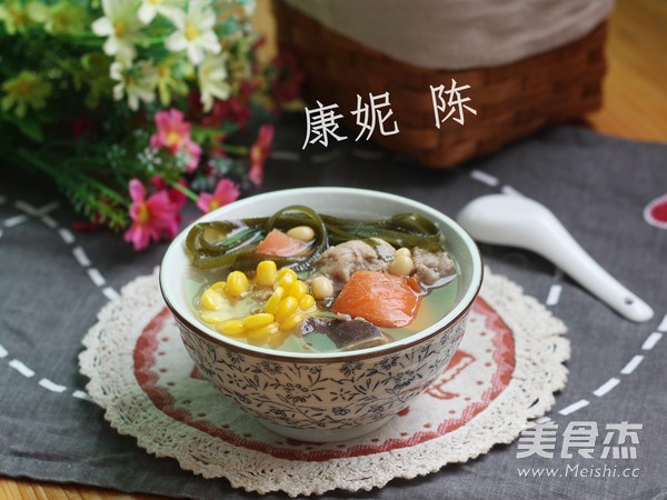 Seaweed and Corn Pork Ribs Soup recipe