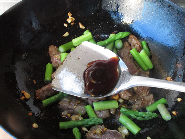 Stir-fried Beef with Asparagus recipe
