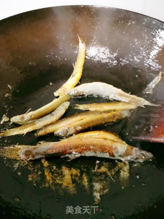 Loach Steamed Egg recipe