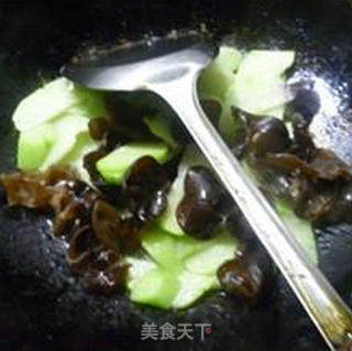 Fried Chayote with Black Fungus recipe