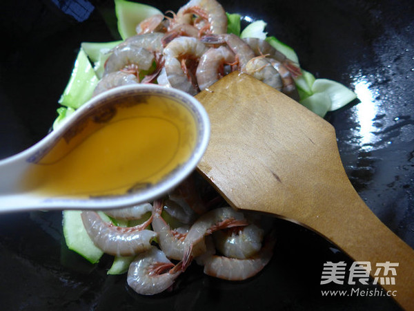 Stir-fried Sea Prawns with Vegetable Stems recipe