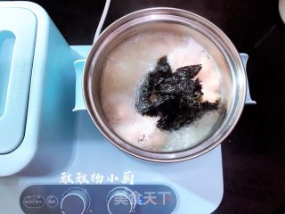Shrimp and Seaweed Hibiscus Soup recipe