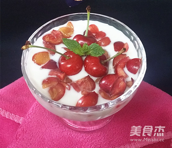 Cherry Fruit Old Yogurt recipe