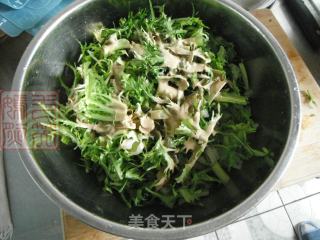 Sesame Sauce Mixed Bitter Chrysanthemum recipe