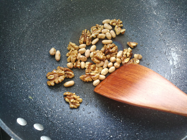 Stir-fried Asparagus with Nut Lily recipe