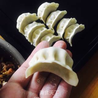 Cabbage and Pork Dumplings (with Cutting Method and Wrapping Method) recipe