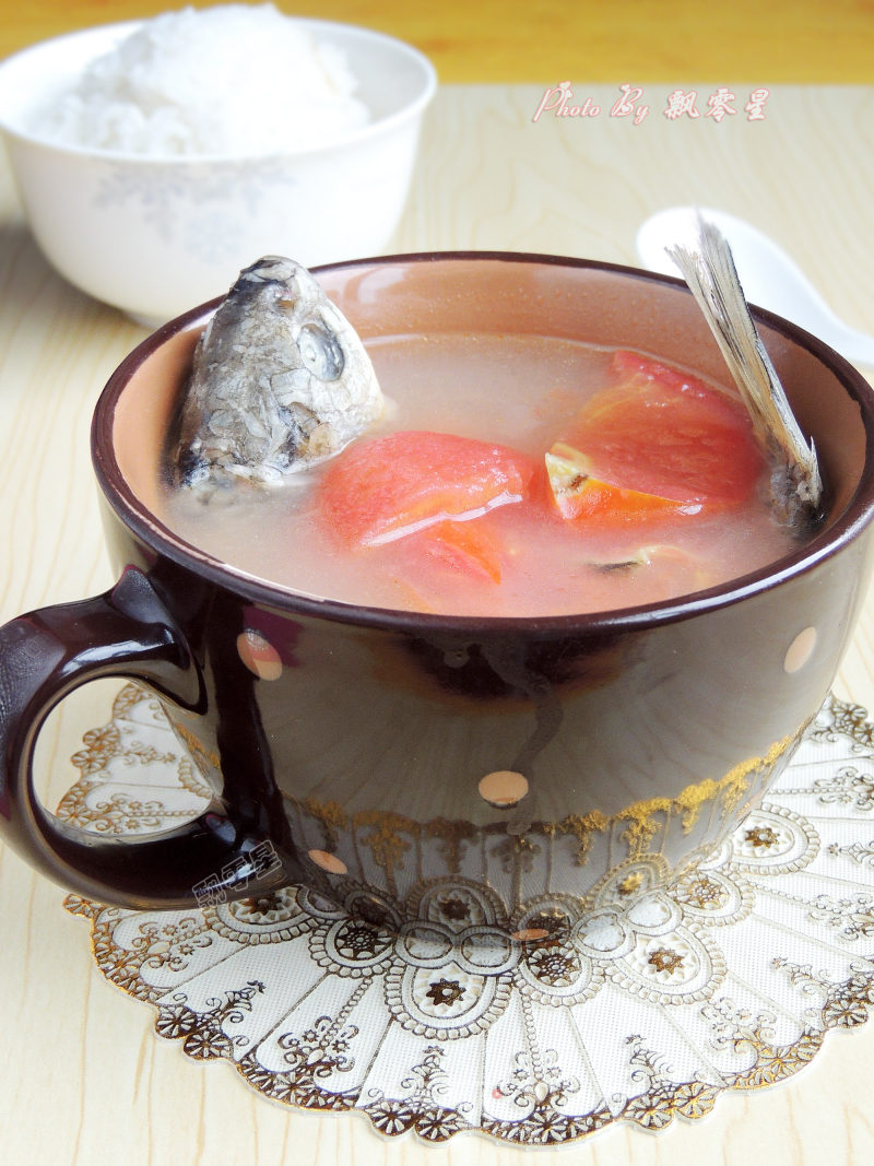 Tomato Rolled Crucian Soup recipe